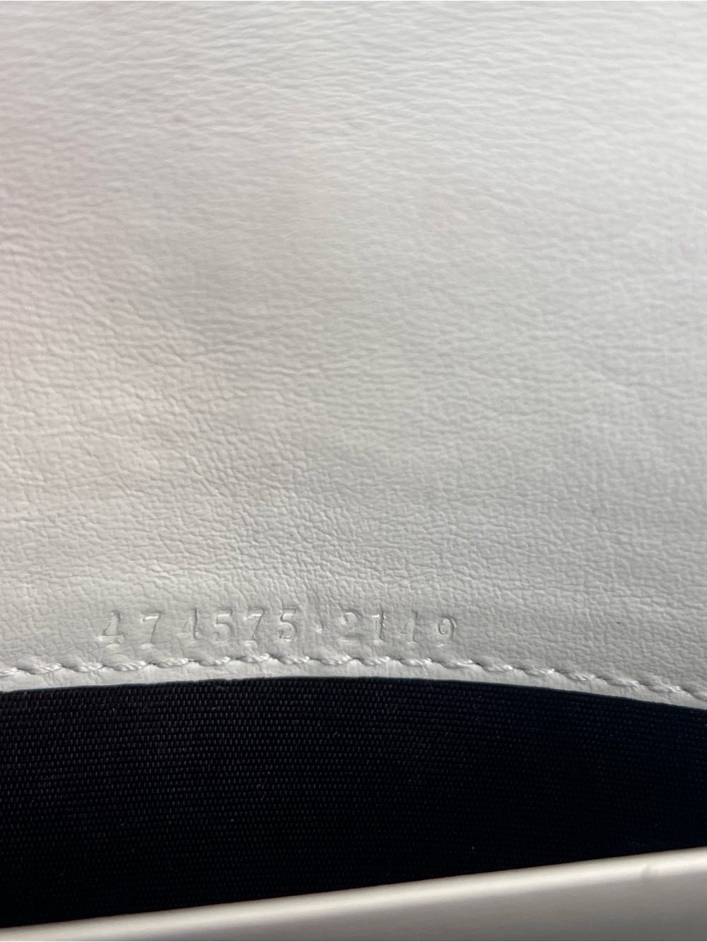Gucci Marmont Small Matelassé Leather Shoulder Bag in Off-White - Picture 16 of 17